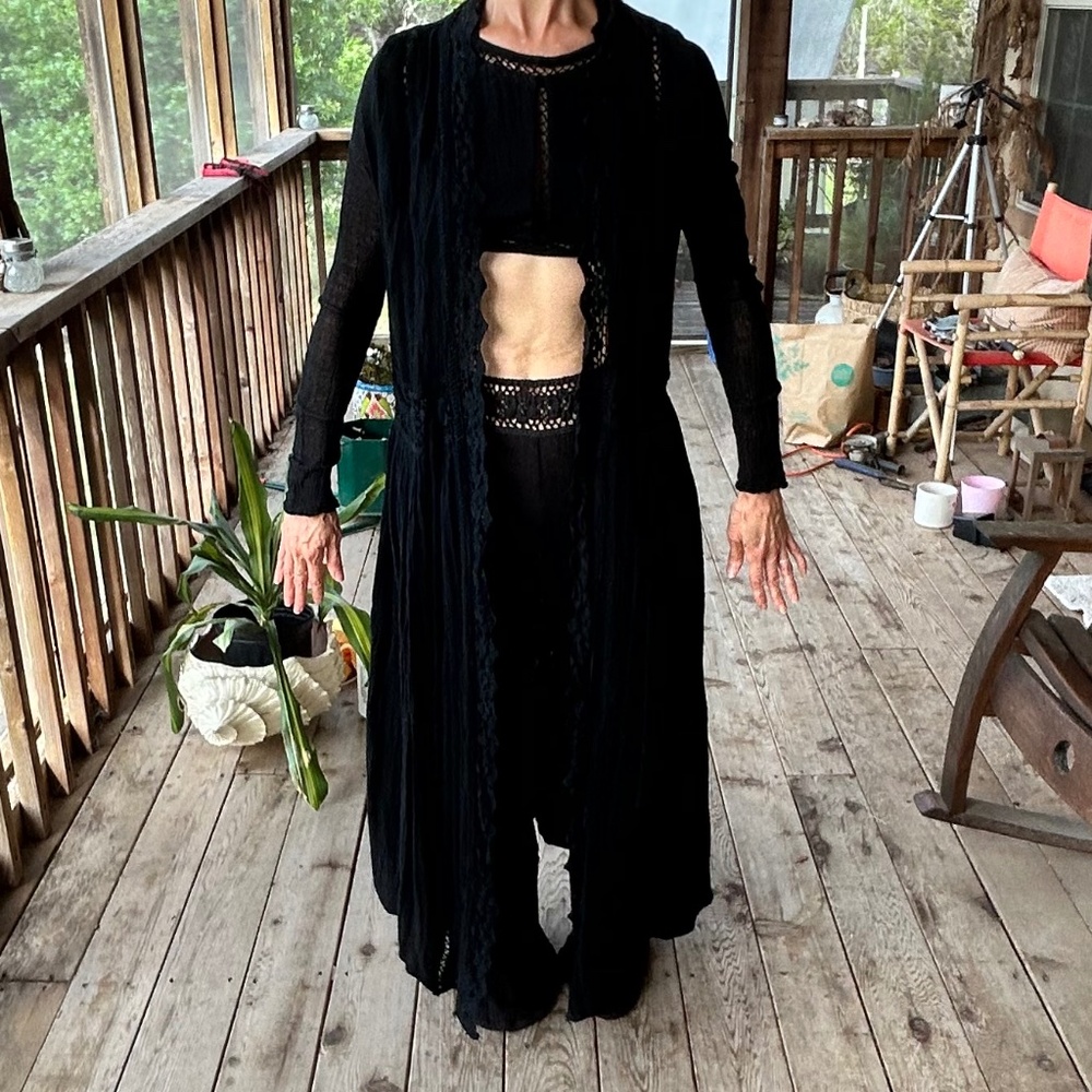 NWOT Jen's Pirate Booty Black Long Sleeved Kimono Crochet Detail Womens Small